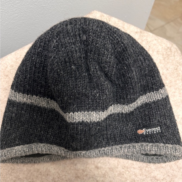 Handmade wool beanie - Picture 2 of 4